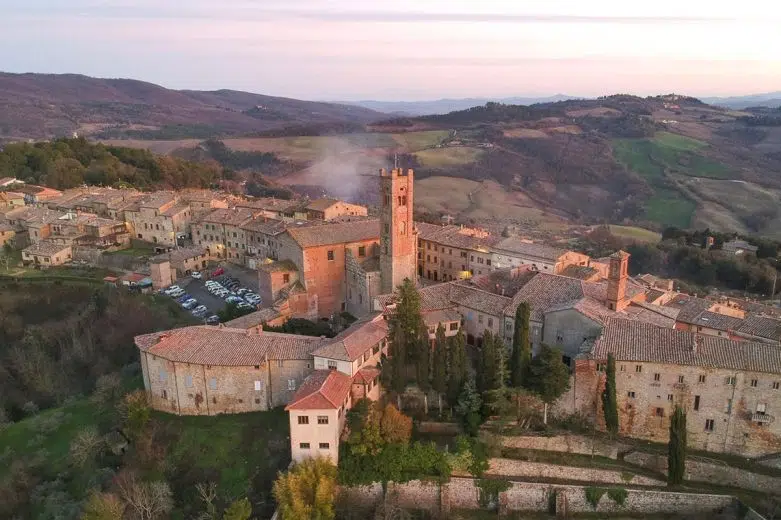 Nuovo look per l’ufficio turistico di Radicondoli Radicondoli, panorama