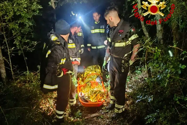 Uomo disperso a Radicondoli recuperato con barella dai Vigili del Fuoco