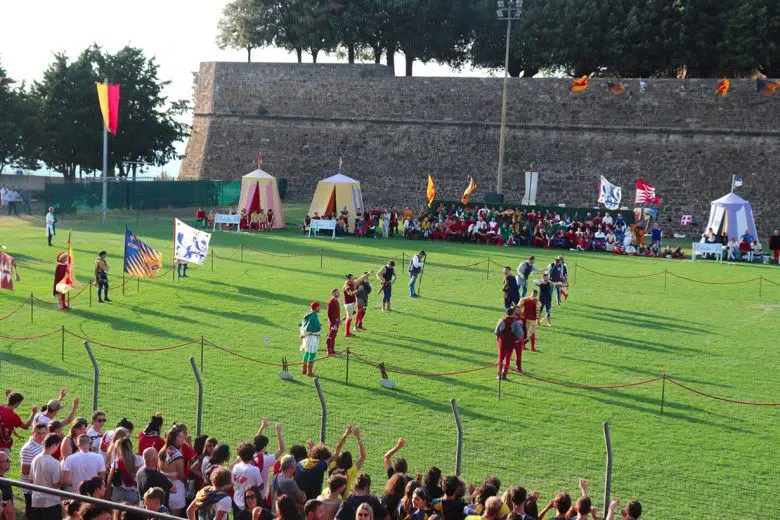 Ottobre a Montalcino con la 67ª Sagra del Tordo Sagra del Tordo di Montalcino, gara arcieri
