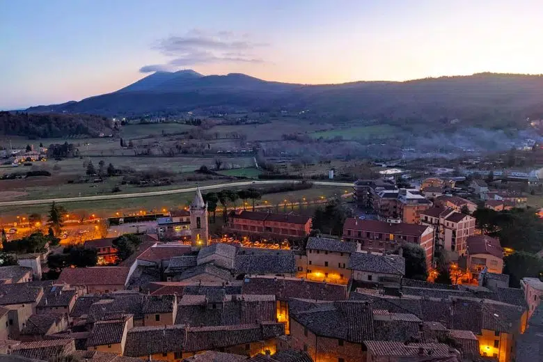 Comunità energetica rinnovabile di Sarteano: programmati i primi due incontri Sarteano, panorama al tramonto