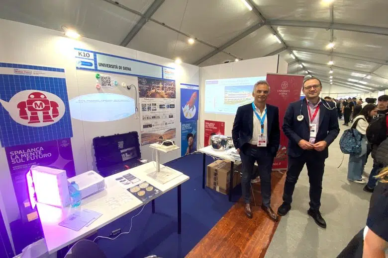 L’Università di Siena alla Maker Faire di Roma: dove ricerca e industria si incontrano Lo stand dell'Università di Siena al Maker Faire European Edition di Roma