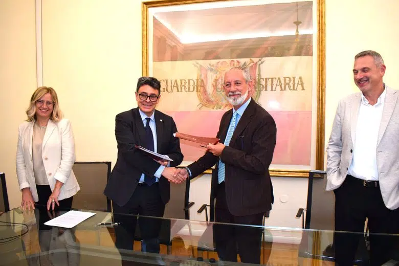 Università di Siena e AdF firmano un accordo per rafforzare il legame tra mondo accademico e mondo del lavoro Protocollo tra Università di Siena e AdF