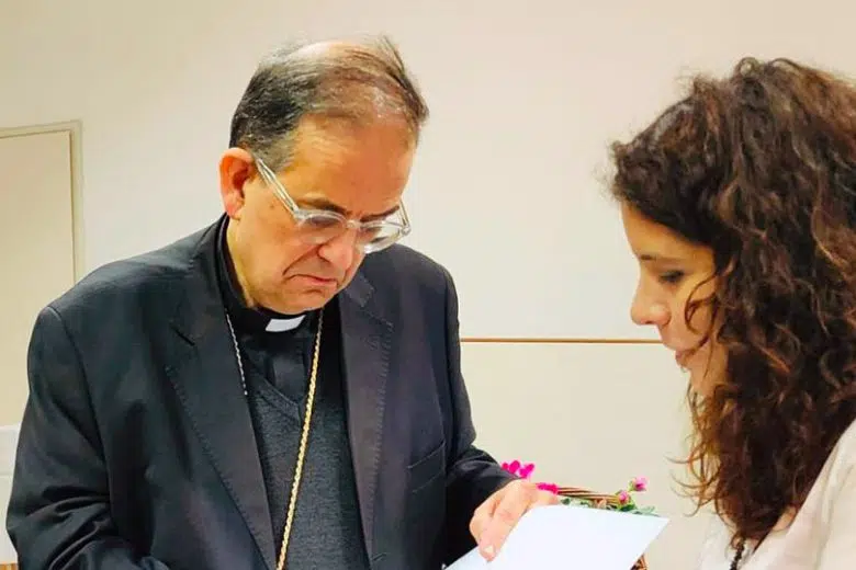 Il cardinale Augusto Paolo Lojudice con Marta Guerrini