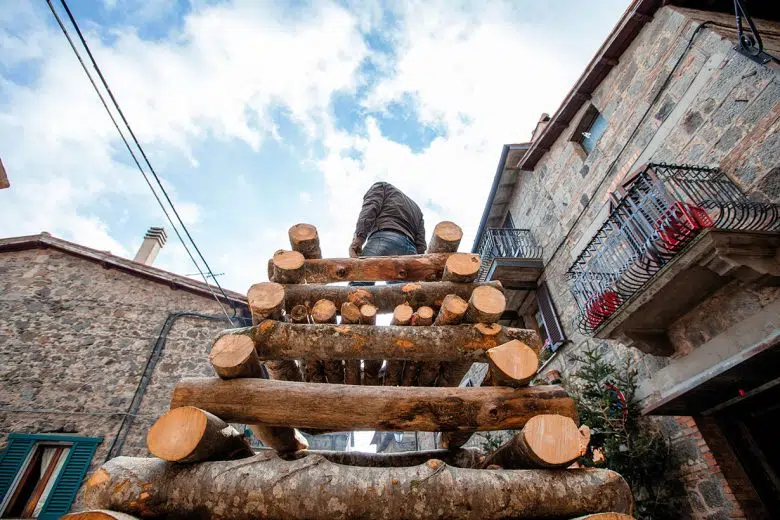 Abbadia San Salvatore, preparazione Fiaccole