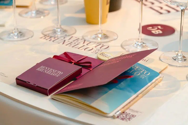 "Benvenuto Brunello" 2024, depliant, tavolo