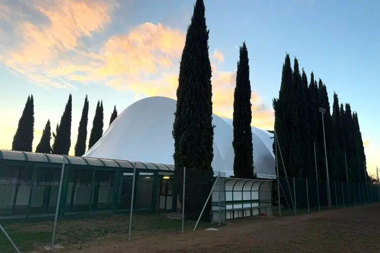 Campo sportivo polivalente di Castellina Scalo, esterno
