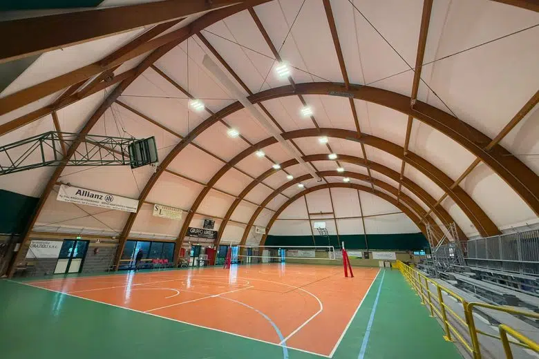 Conclusi i lavori di manutenzione straordinaria al campo sportivo polivalente di Castellina Scalo Campo sportivo polivalente di Castellina Scalo, interno