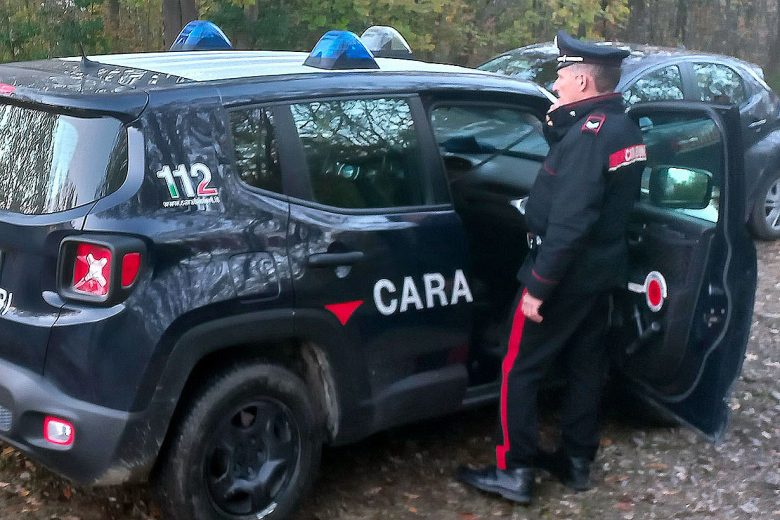 Auto Carabinieri Monteriggioni nei boschi