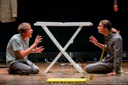 “La sparanoia”, lo spettacolo al Teatro Alfieri di Castelnuovo