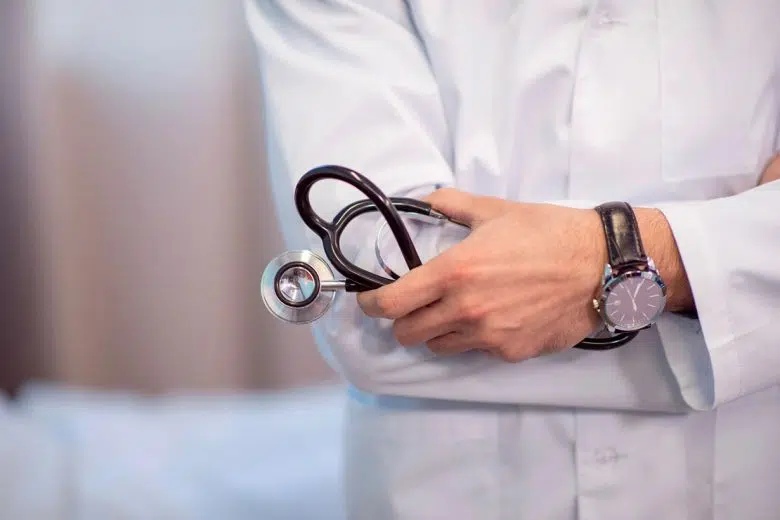 Sciopero nazionale venerdì 3 ottobre, le modalità all’Asl Tse Medico con stetoscopio