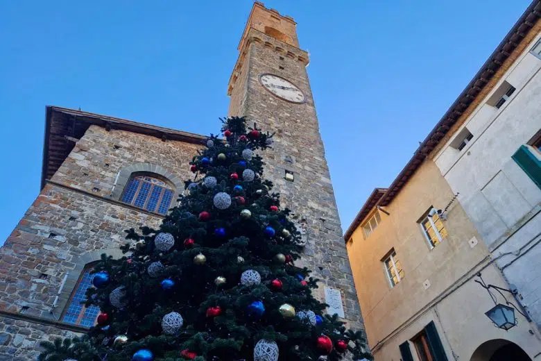 Natale Insieme, si accende il Natale di Montalcino tra luci e colori, musica e concerti, eventi e artigianato "Natale Insieme", Natale a Montalcino, albero