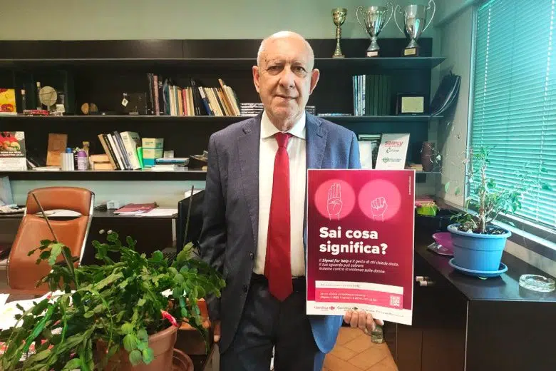 "Signal for help", Graziano Costantini, Etruria Retail