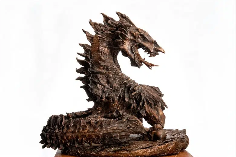 Alla galleria Olmastroni la mostra personale “Gianni Petrioli – Sculture” Gianni Petrioli, scultura drago