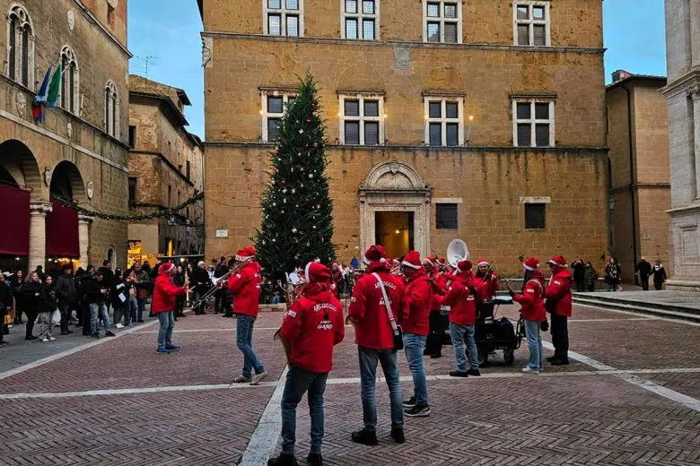 Pienza, mercatini di Natale, banda