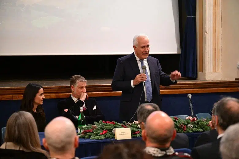 Eugenio Giani nel corso della presentazione dei nuovi reperti