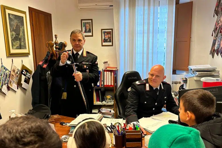 Scuola Savina Petrilli a Siena, visita Carabinieri