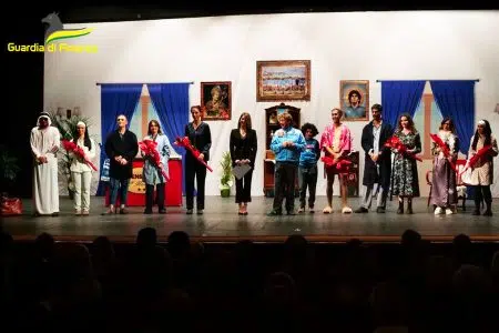 “Finanziattori”, i finanzieri attori al Politeama per la solidarietà Finanziattori, compagnia teatrale della Guardia di Finanza