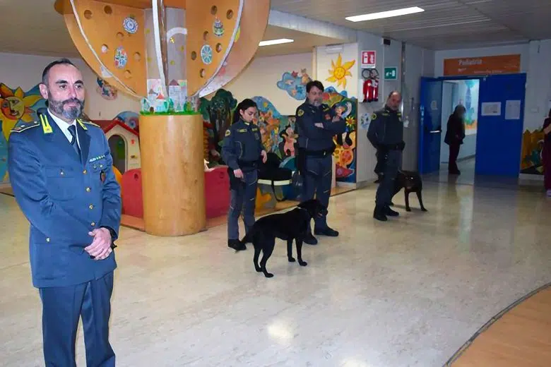 Befana Gdf all'ospedale di Siena