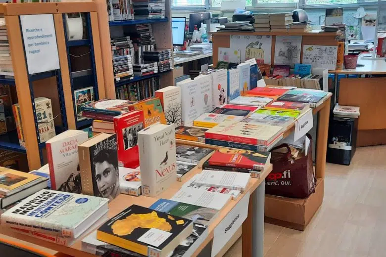 Aumentano gli utenti della biblioteca comunale di Sinalunga Biblioteca comunale di Sinalunga, ingresso