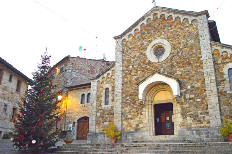 A Castellina in Chianti continua la magia delle feste Castellina in Chianti, chiesa a Natale