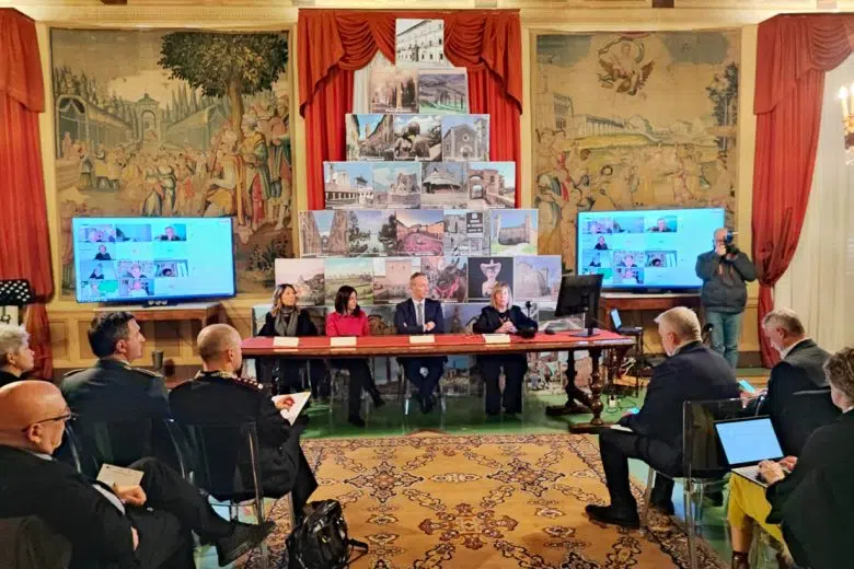 Consiglio territoriale per l’immigrazione, riunione in Prefettura a Siena Riunione del Centro territoriale per l'immigrazione alla Prefettura di Siena
