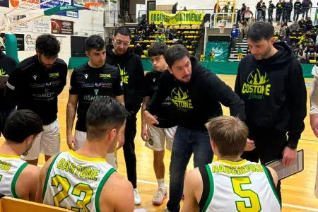 Costone Siena sconfitto al PalaOrlandi da Cecina MIchele Belletti, coach del Costone Siena durante un time-out