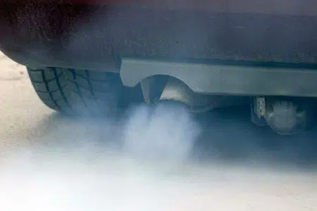 Asl Tse: il “Rapporto sulla qualità dell’aria e ricadute sulla salute” Inquinamento aria, scarico auto