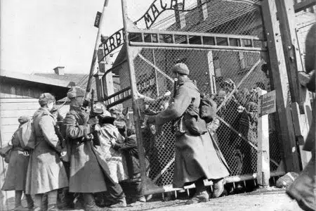 Giorno della Memoria, la commemorazione a Poggibonsi Liberazione Auschwitz da parte dei soldati dell'Armata Rossa