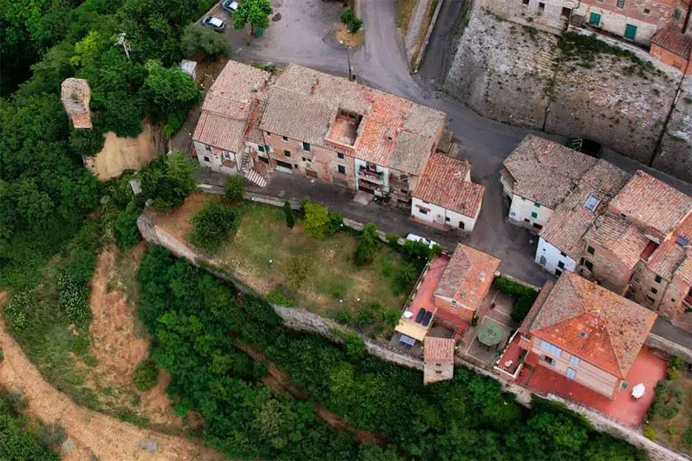 Montepulciano, mura via delle Coste