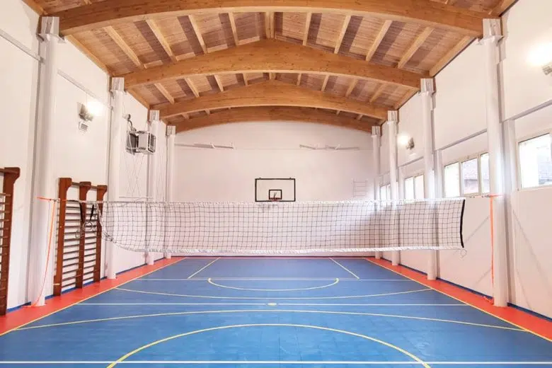 Riaperta la palestra della scuola media “Fucini” di Monteroni d’Arbia La palestra della scuola media "Fucini" a Monteroni d'Arbia