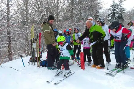 “Per slalom e per amore” torna sulle nevi dell’Abetone Per slalom e per amore, partenza piccolo sciatore
