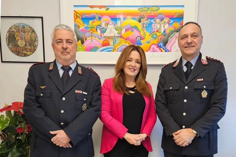 “In Palio c’è la vita”, la Polizia Locale dona il ricavato del calendario Polizia Locale di Siena consegna ricavato calendario alla Lilt