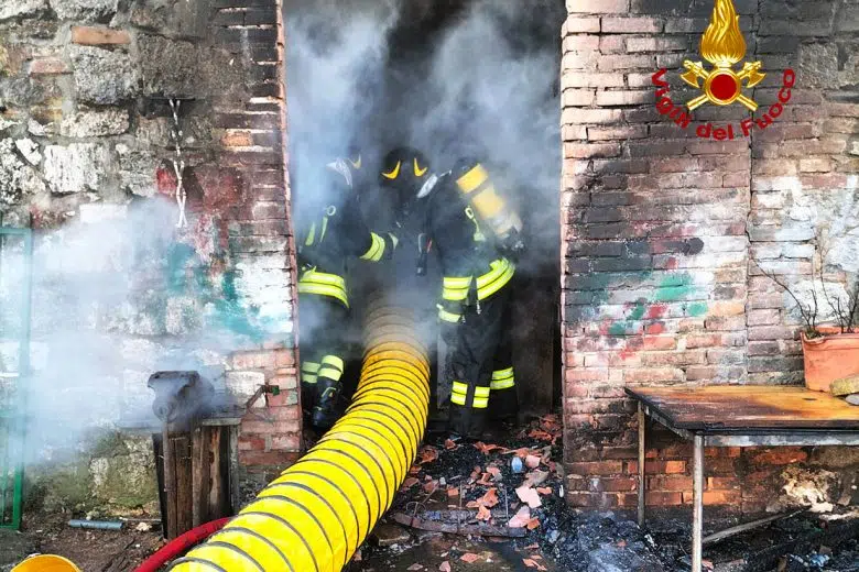 Vigili del fuoco, incendio garage Monticiano