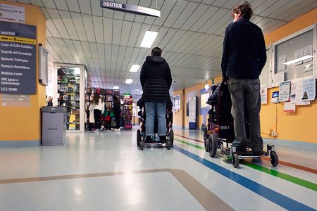 Carrozzine elettriche, nuovo orario dal 1° marzo all’ospedale di Siena Servizio carrozzine elettriche al policlinico di Siena