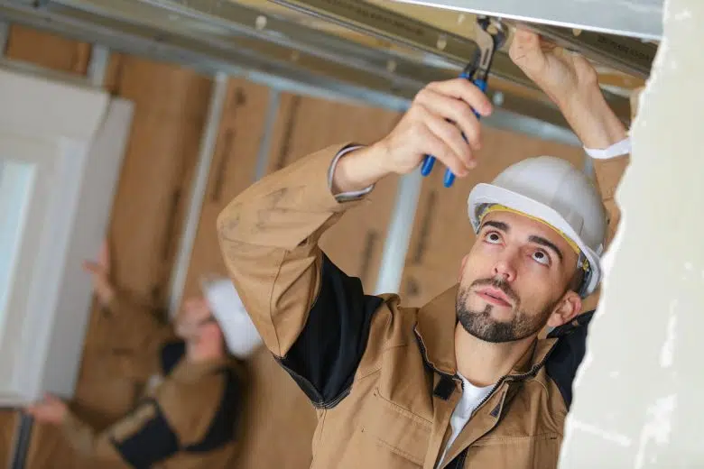Bando “Habitus” di FMps, il Comune di Siena presenta i progetti Manutenzione edilizia, operai al lavoro