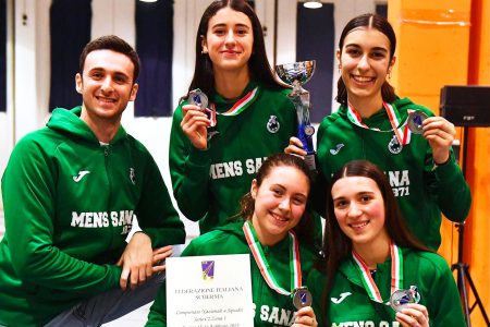 Le ragazze della Sezione Scherma della Polisportiva Mens Sana