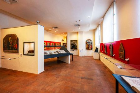 Montepulciano, chiusura per lavori al Museo Civico Pinacoteca Crociani Museo civico di Montepulciano, sala interna