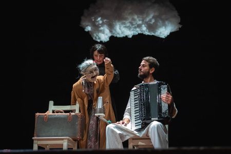 “Paloma, ballata controtempo” sul palco di “Teatro a Merenda” Paloma, ballata controtempo, scena dello spettacolo