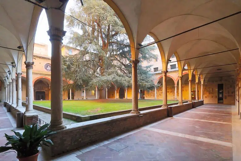 Premio Saggistica della Comunicazione, a Siena la seconda edizione Università di Siena, chiostro sede di San Francesco