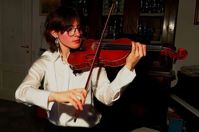 La violinista Valeria Esposito alla finale nazionale del Concorso Alda Rossi Da Rios Valeria Esposito