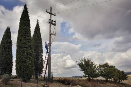 Enel, intervento linea elettrica