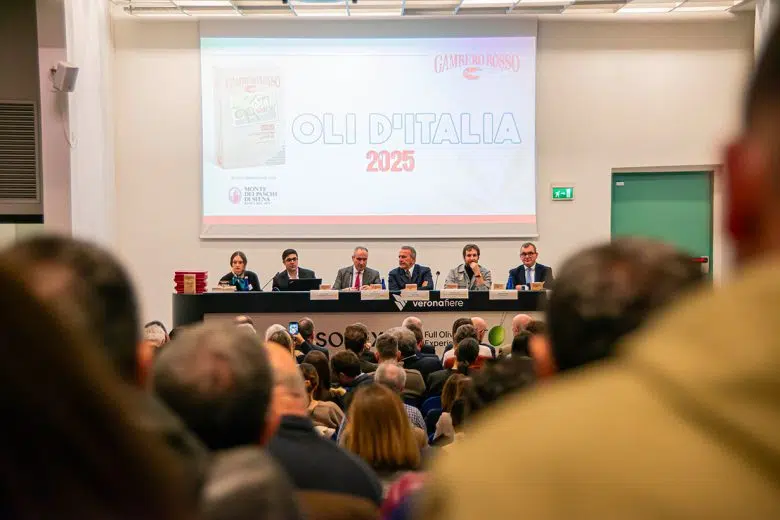 Guida Oli d’Italia 2025: 15 anni di assaggi, confronto e impegno per celebrare l’eccellenza dell’oro verde Guida Oli d'Italia 2025