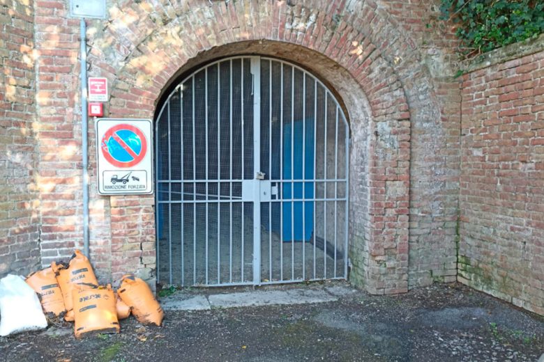 Parcheggio biciclette Stadio a Siena, ingresso