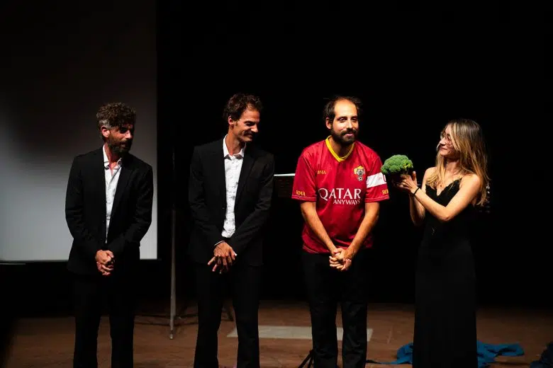 “Stile Liquido”, la compagnia La Ribalta a Torrenieri Lo spettacolo "Stile Liquido"