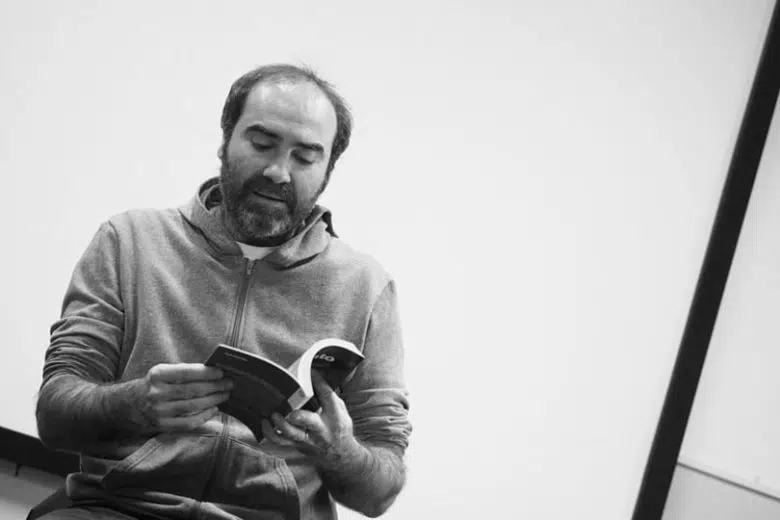 Alberto Prunetti presenta lo scaffale della letteratura ‘working class’ alla biblioteca di Poggibonsi Alberto Prunetti