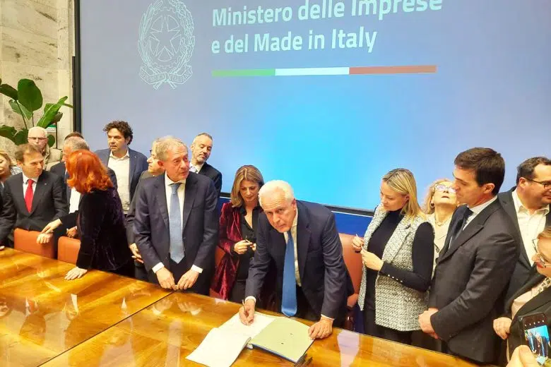Accordo Beko, Giani: “Un punto di partenza, non di arrivo” Eugenio Giani, firma vertenza Beko al Mimit