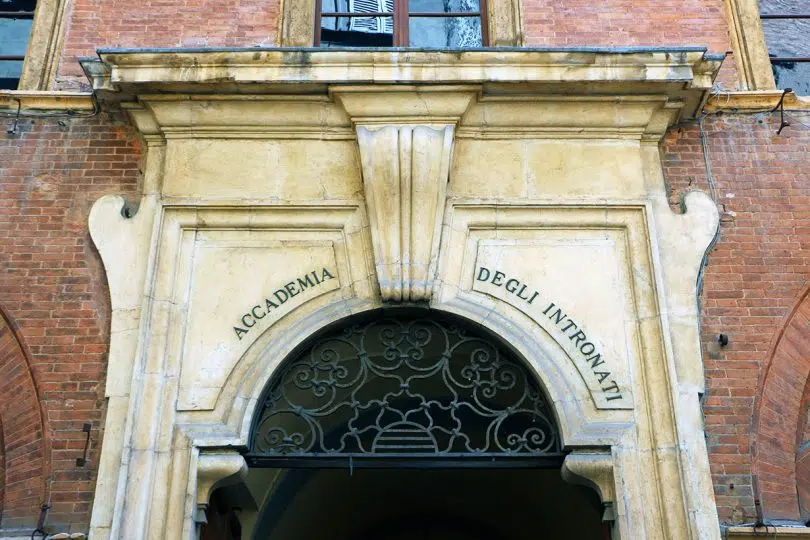 Accademia degli Intronati, ingresso Palazzo Patrizi