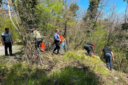 Caccia al rifiuto”: una giornata ecologica a Sarteano "Caccia al rifiuto" nei boschi di Sarteano