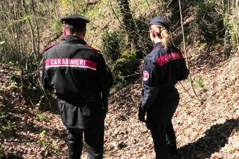 Carabinieri, operazione rastrellamento nei boschi