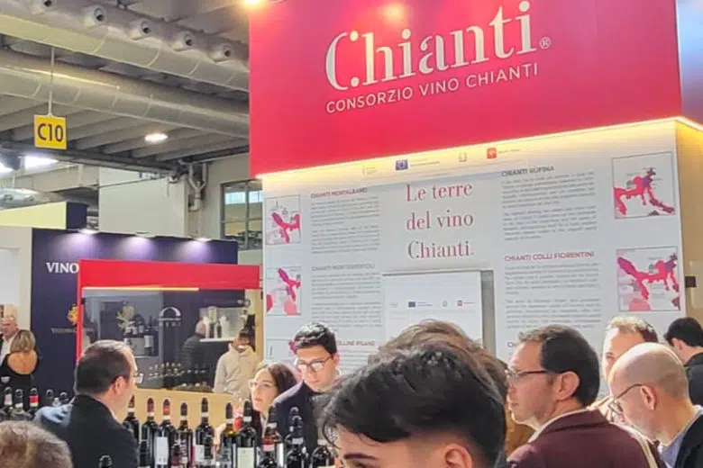 Vinitaly 2025: oltre 18.000 presenze al bancone del Consorzio Vino Chianti Consorzio Cino Chianti al Vinitaly 2025